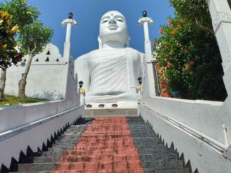 Sri Maha Bodhi Viharaya (Bahirawakanda Temple)