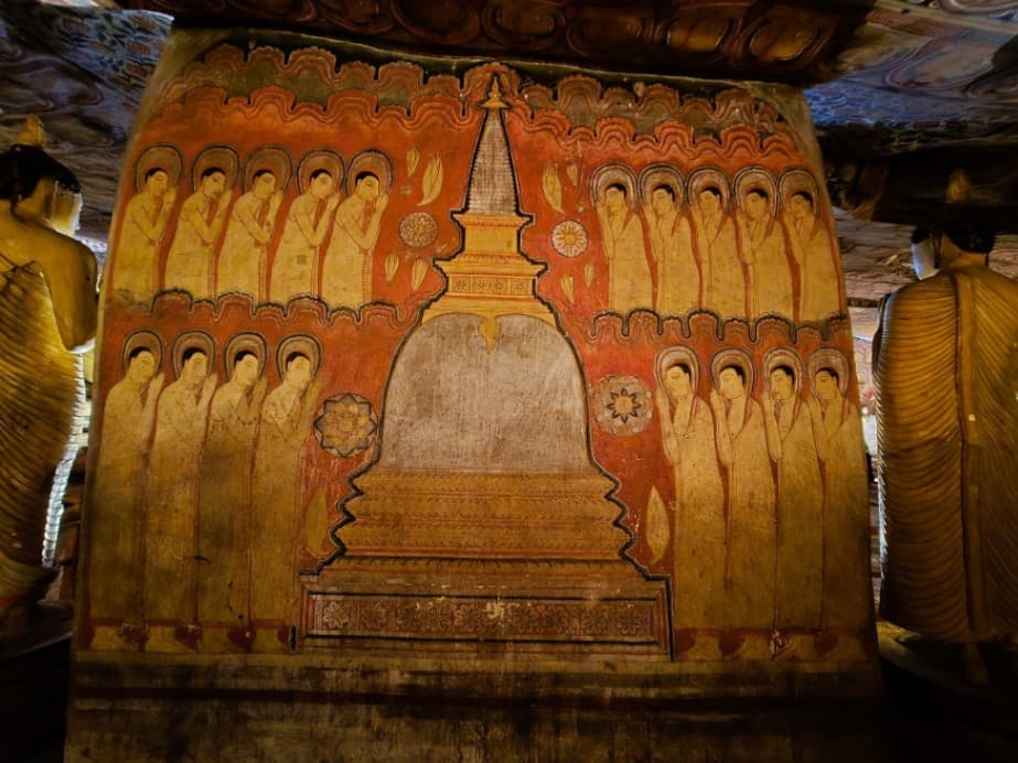 Dambulla Rock Temple – Sri Lanka’s Most Famous Cave Shrine