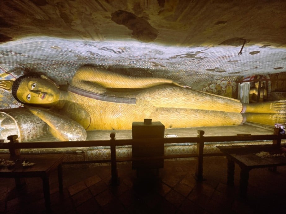 Devana-Alut Viharaya – The Fifth Grand cave of Dambulla
